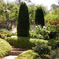 Photo Thumbnail #10: Steps leading up to the main lawn.