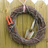 Photo Thumbnail #21: Garden wreath
