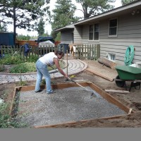 Photo Thumbnail #3: Lay gravel and level.