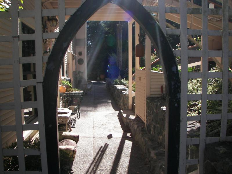 Oval Garden Entryway