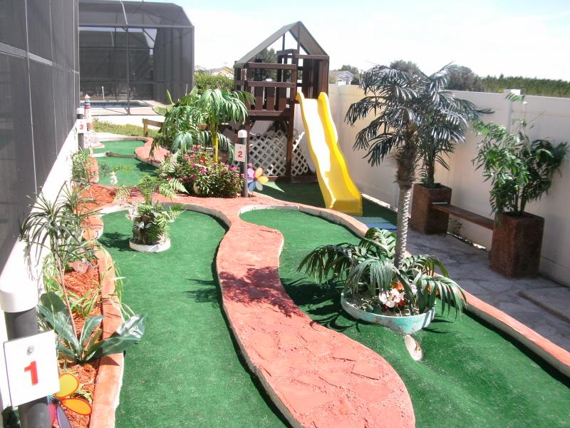 Miniature golf in your yard