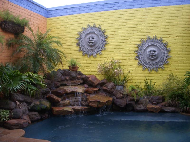 Small Yard Pool Landscaping