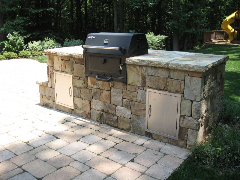 Outdoor Kitchens: Dry Stacked Stone