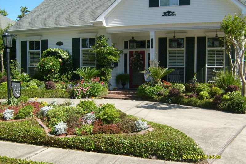 Year round landscaping colors