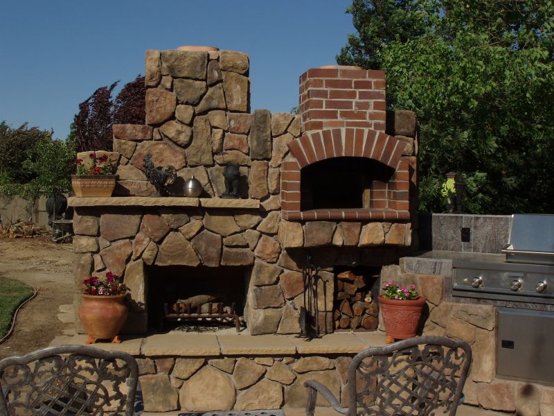 Backyard Pizza Oven