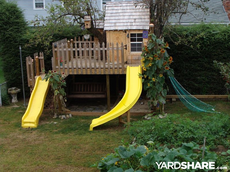 Tree House kid-friendly yard