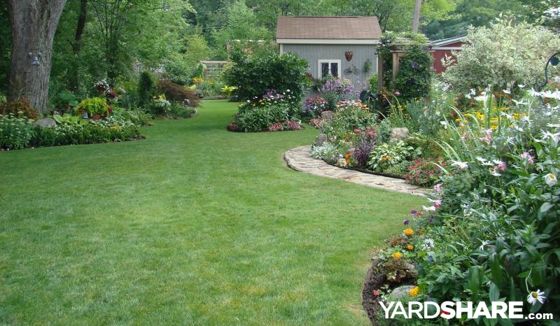 6 Side Yard Landscaping Ideas from Real Yards That Make Awkward Space Useful